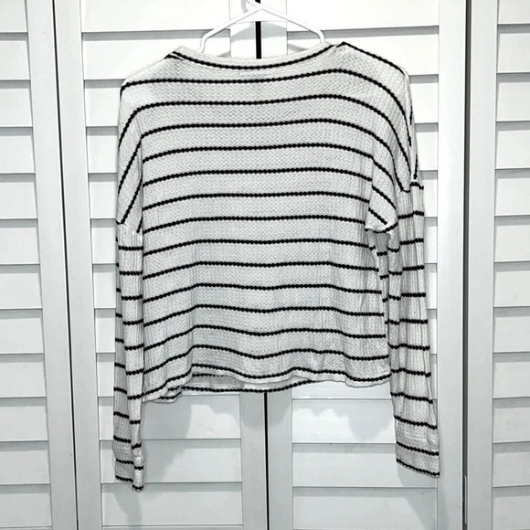 3 for $13 long sleeved top textured striped scoop neck top juniors small white - Picture 2 of 7